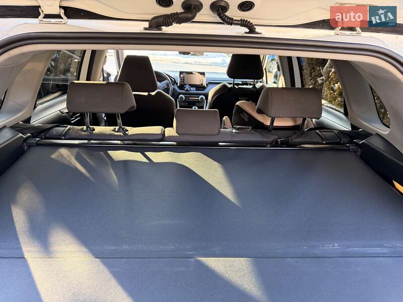 Внедорожник / Кроссовер Toyota RAV4 2019 в Львове