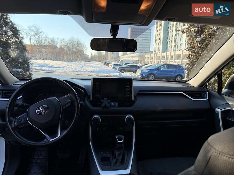 Внедорожник / Кроссовер Toyota RAV4 2019 в Львове