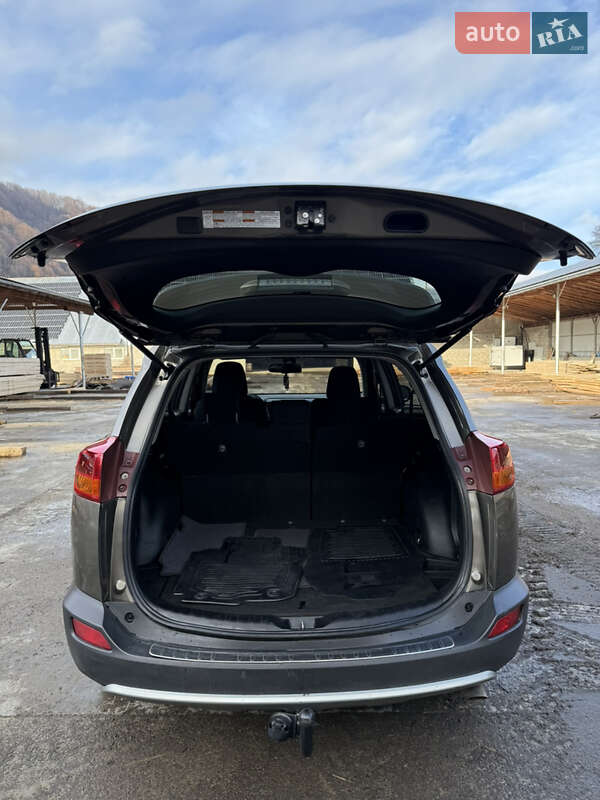 Внедорожник / Кроссовер Toyota RAV4 2015 в Тячеве