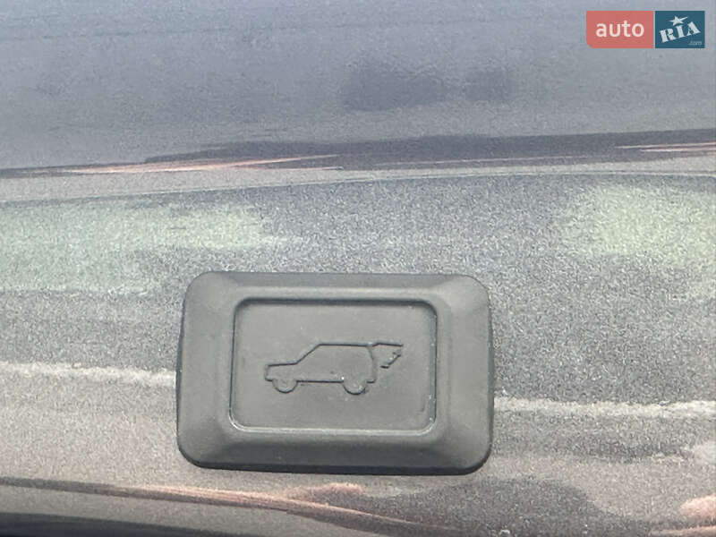 Позашляховик / Кросовер Toyota RAV4 2024 в Києві фото 45 Позашляховик / Кросовер Toyota RAV4 2024 в Києві