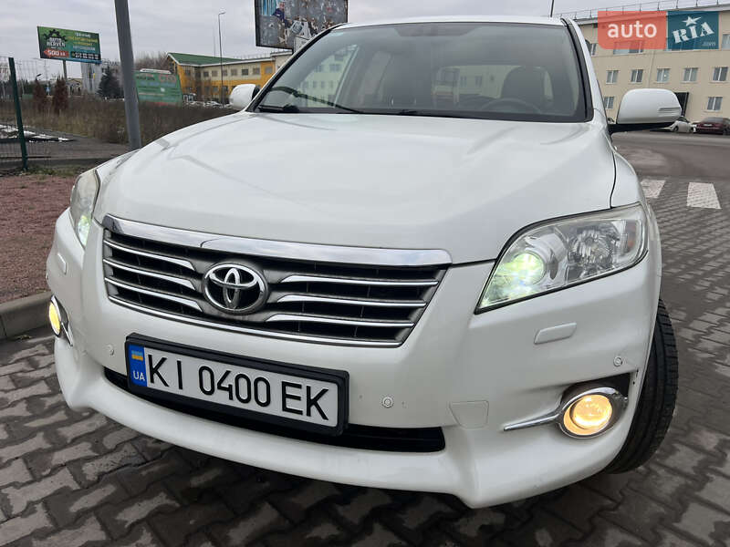 Позашляховик / Кросовер Toyota RAV4 2011 в Софіївській Борщагівці