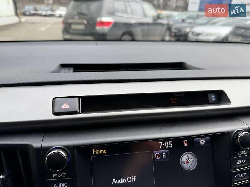 Внедорожник / Кроссовер Toyota RAV4 2016 в Киеве