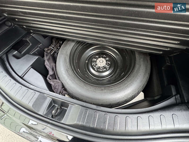 Внедорожник / Кроссовер Toyota RAV4 2016 в Киеве