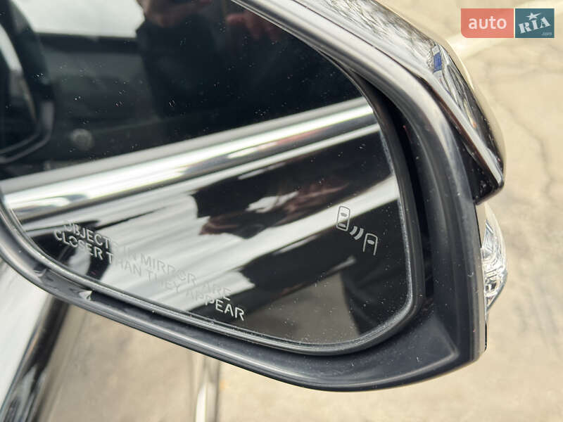 Внедорожник / Кроссовер Toyota RAV4 2016 в Киеве