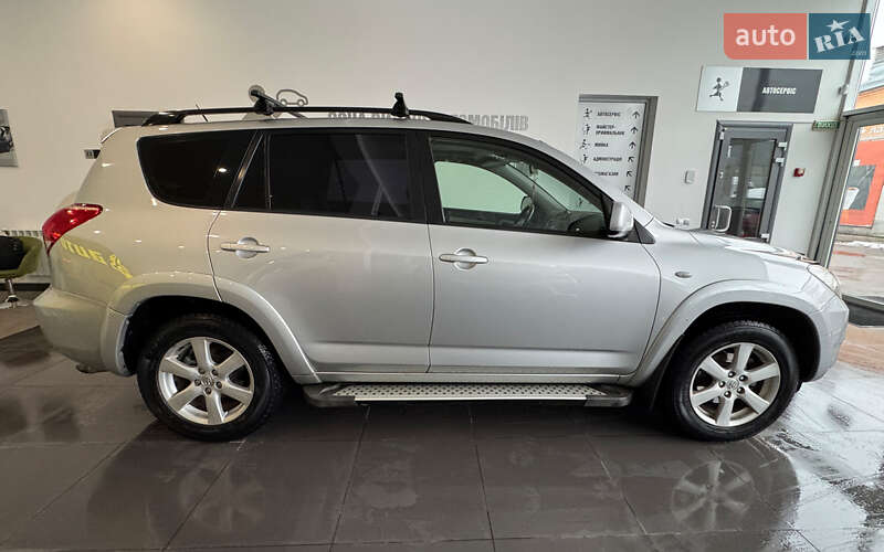 Внедорожник / Кроссовер Toyota RAV4 2007 в Шептицькому