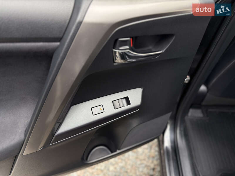 Внедорожник / Кроссовер Toyota RAV4 2018 в Киеве