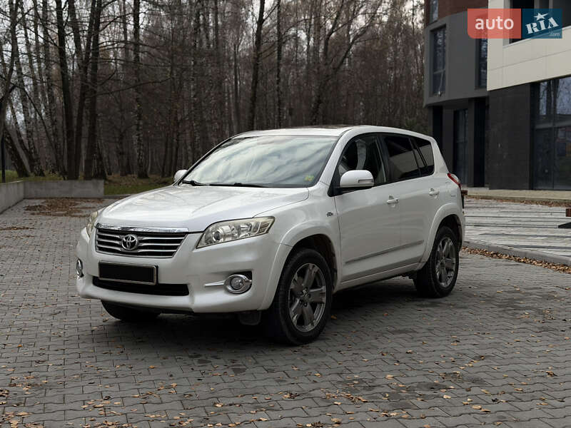 Внедорожник / Кроссовер Toyota RAV4 2011 в Тернополе