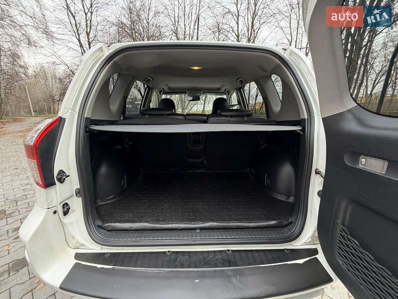 Внедорожник / Кроссовер Toyota RAV4 2011 в Тернополе