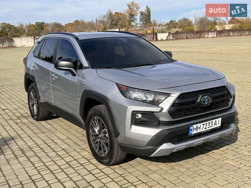 Внедорожник / Кроссовер Toyota RAV4 2021 в Одессе