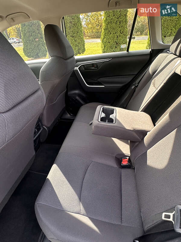 Внедорожник / Кроссовер Toyota RAV4 2021 в Одессе