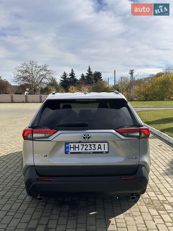 Внедорожник / Кроссовер Toyota RAV4 2021 в Одессе