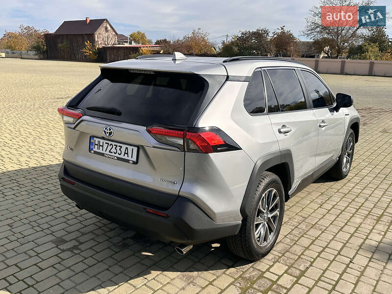 Внедорожник / Кроссовер Toyota RAV4 2021 в Одессе