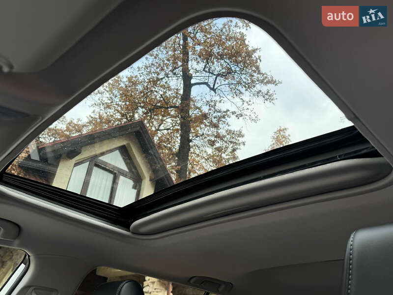 Позашляховик / Кросовер Toyota RAV4 2020 в Львові