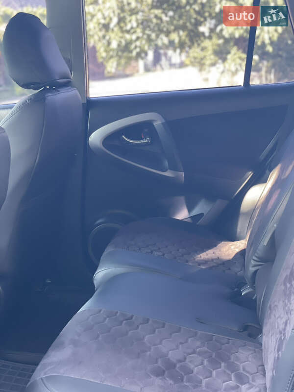 Внедорожник / Кроссовер Toyota RAV4 2007 в Мукачево