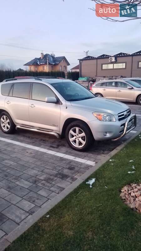 Внедорожник / Кроссовер Toyota RAV4 2007 в Киеве