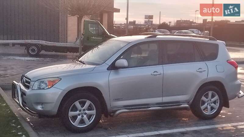 Внедорожник / Кроссовер Toyota RAV4 2007 в Киеве