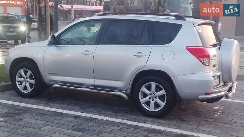 Внедорожник / Кроссовер Toyota RAV4 2007 в Киеве