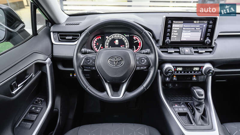 Внедорожник / Кроссовер Toyota RAV4 2021 в Львове