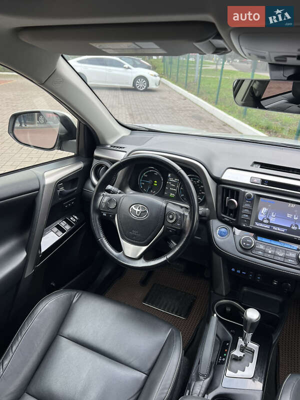 Позашляховик / Кросовер Toyota RAV4 2016 в Києві
