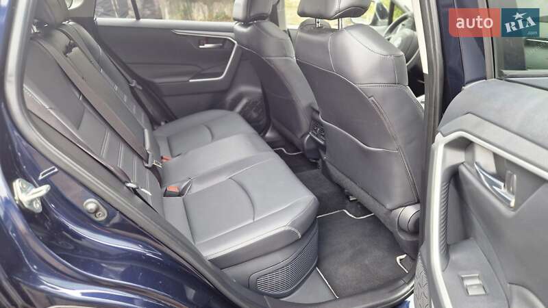 Внедорожник / Кроссовер Toyota RAV4 2023 в Киеве