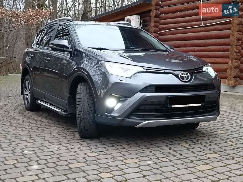 Toyota RAV4 2017