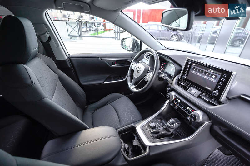 Внедорожник / Кроссовер Toyota RAV4 2021 в Львове