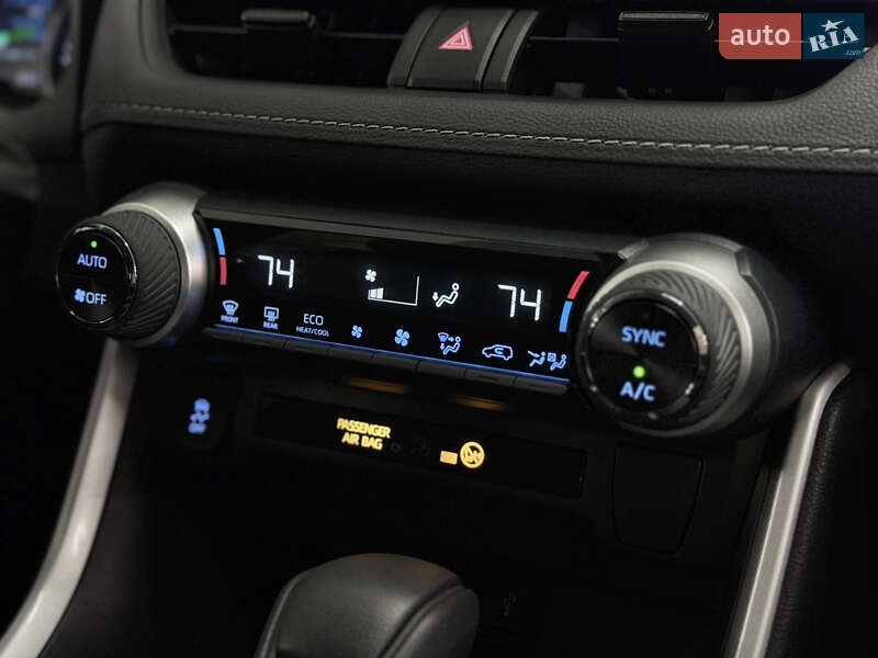 Внедорожник / Кроссовер Toyota RAV4 2022 в Николаеве