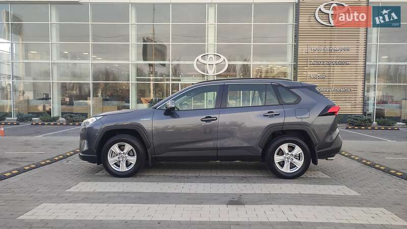 Внедорожник / Кроссовер Toyota RAV4 2020 в Киеве