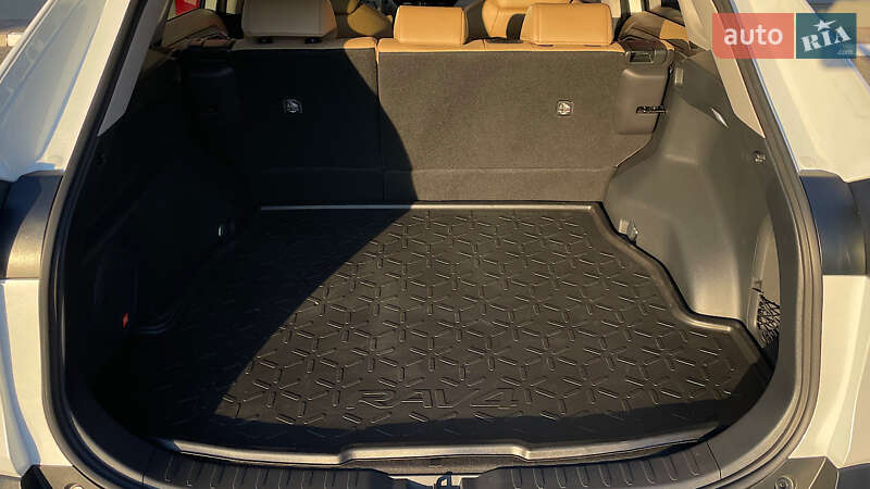 Позашляховик / Кросовер Toyota RAV4 2023 в Запоріжжі