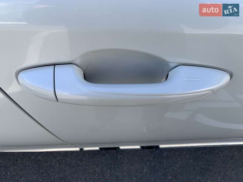 Внедорожник / Кроссовер Toyota RAV4 2013 в Киеве