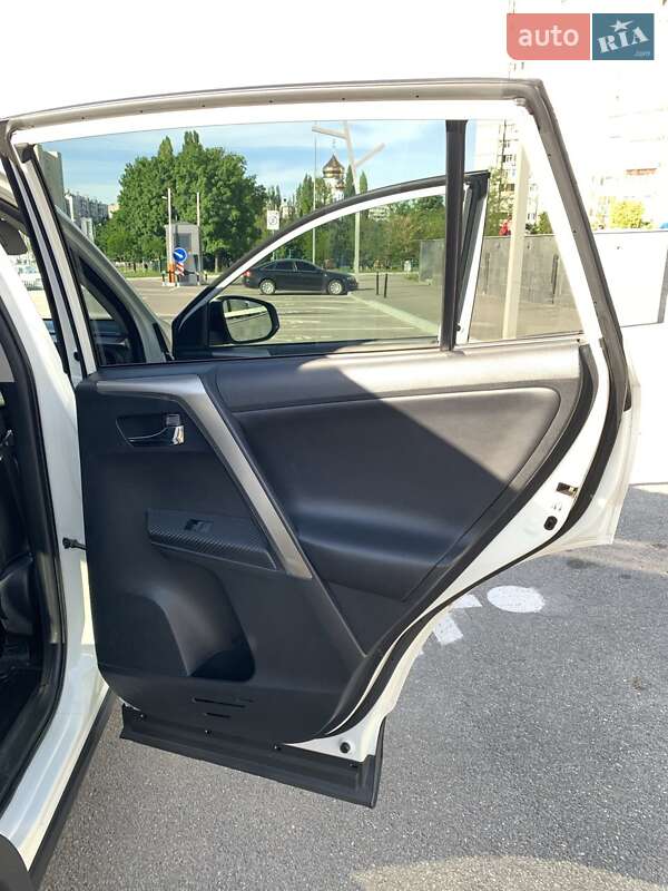 Внедорожник / Кроссовер Toyota RAV4 2013 в Киеве