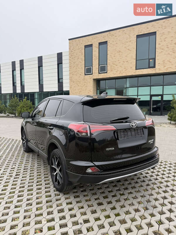 Позашляховик / Кросовер Toyota RAV4 2016 в Хмельницькому