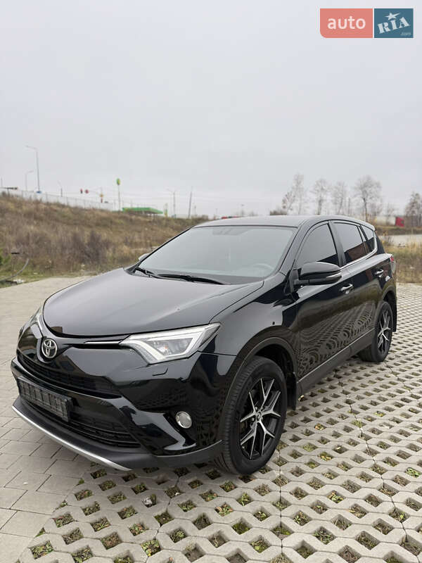 Позашляховик / Кросовер Toyota RAV4 2016 в Хмельницькому