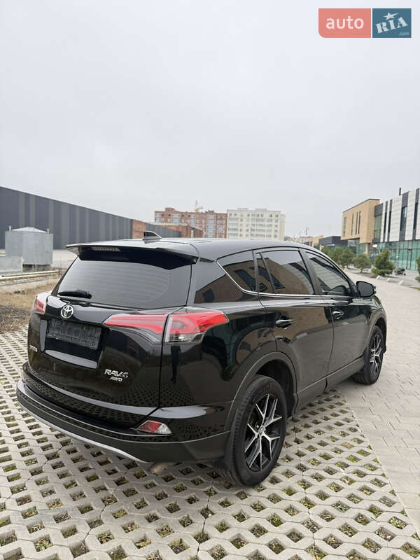 Позашляховик / Кросовер Toyota RAV4 2016 в Хмельницькому