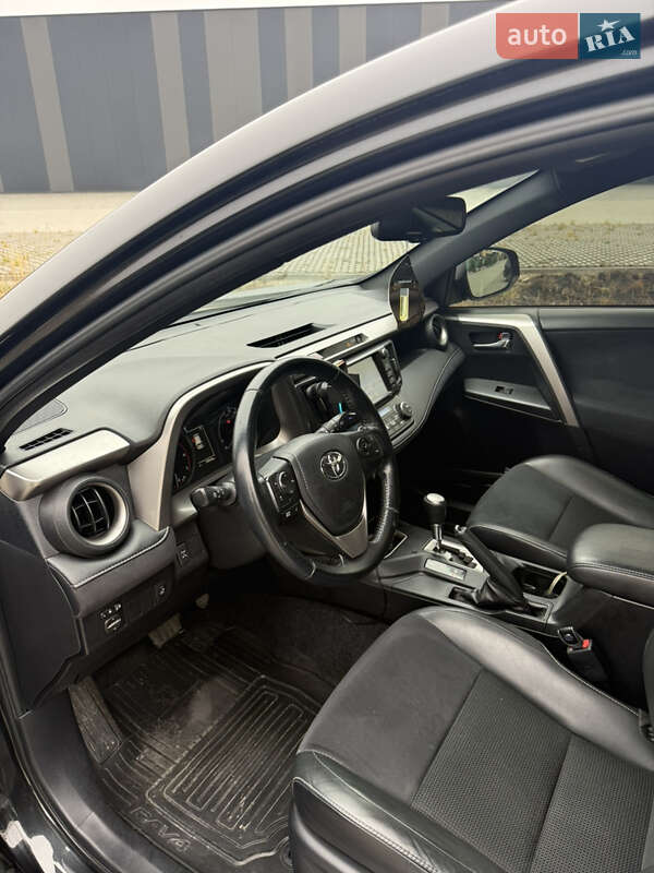 Позашляховик / Кросовер Toyota RAV4 2016 в Хмельницькому