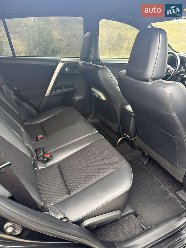 Позашляховик / Кросовер Toyota RAV4 2016 в Хмельницькому