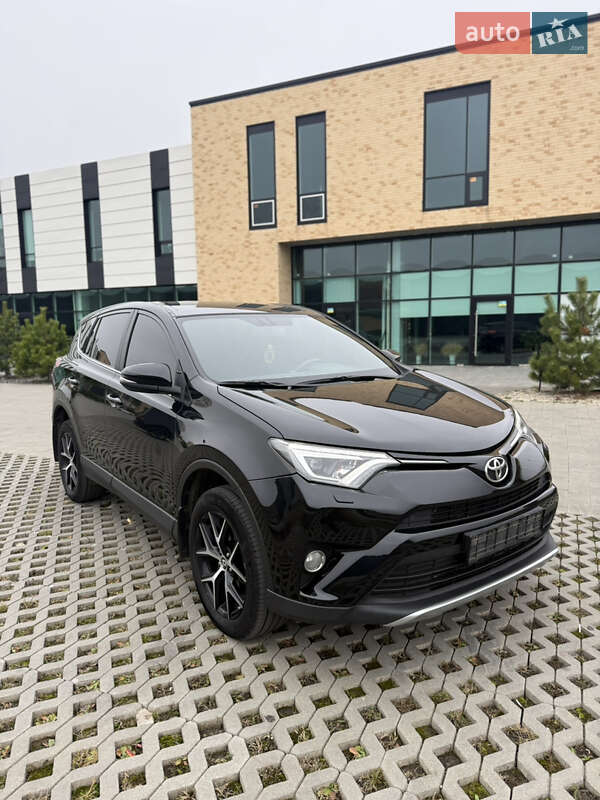 Позашляховик / Кросовер Toyota RAV4 2016 в Хмельницькому