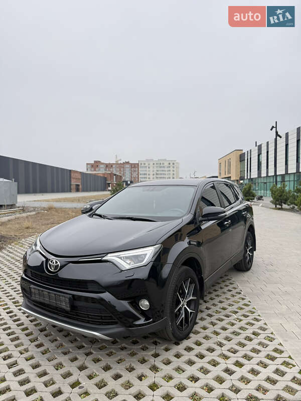 Позашляховик / Кросовер Toyota RAV4 2016 в Хмельницькому