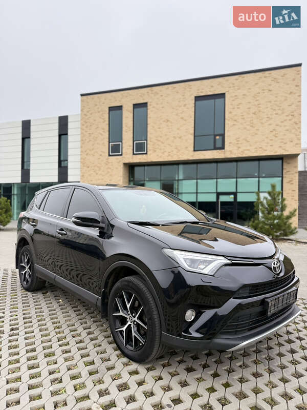 Позашляховик / Кросовер Toyota RAV4 2016 в Хмельницькому