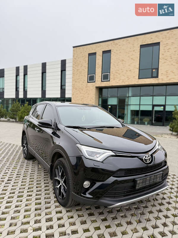 Позашляховик / Кросовер Toyota RAV4 2016 в Хмельницькому