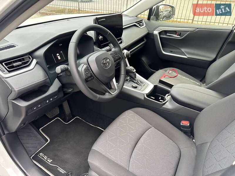 Позашляховик / Кросовер Toyota RAV4 2025 в Полтаві