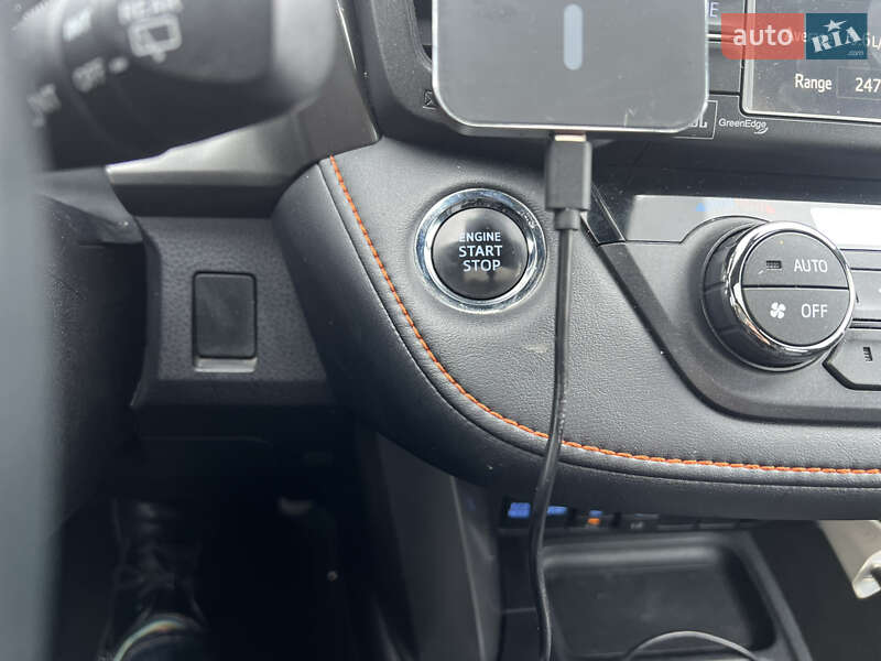 Позашляховик / Кросовер Toyota RAV4 2016 в Києві фото 19 Позашляховик / Кросовер Toyota RAV4 2016 в Києві