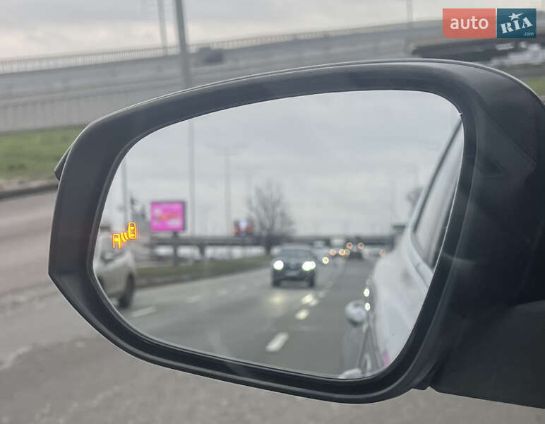 Позашляховик / Кросовер Toyota RAV4 2016 в Києві фото 28 Позашляховик / Кросовер Toyota RAV4 2016 в Києві