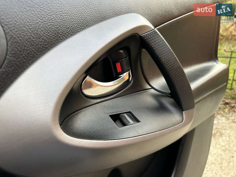 Позашляховик / Кросовер Toyota RAV4 2008 в Одесі