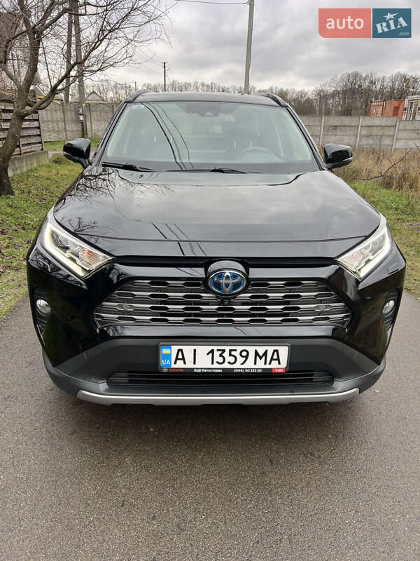 Внедорожник / Кроссовер Toyota RAV4 2020 в Буче