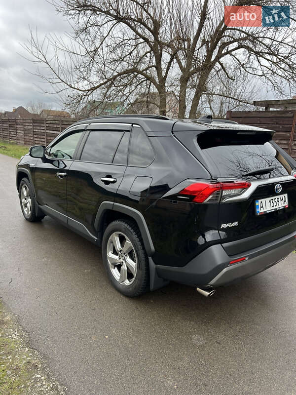 Внедорожник / Кроссовер Toyota RAV4 2020 в Буче