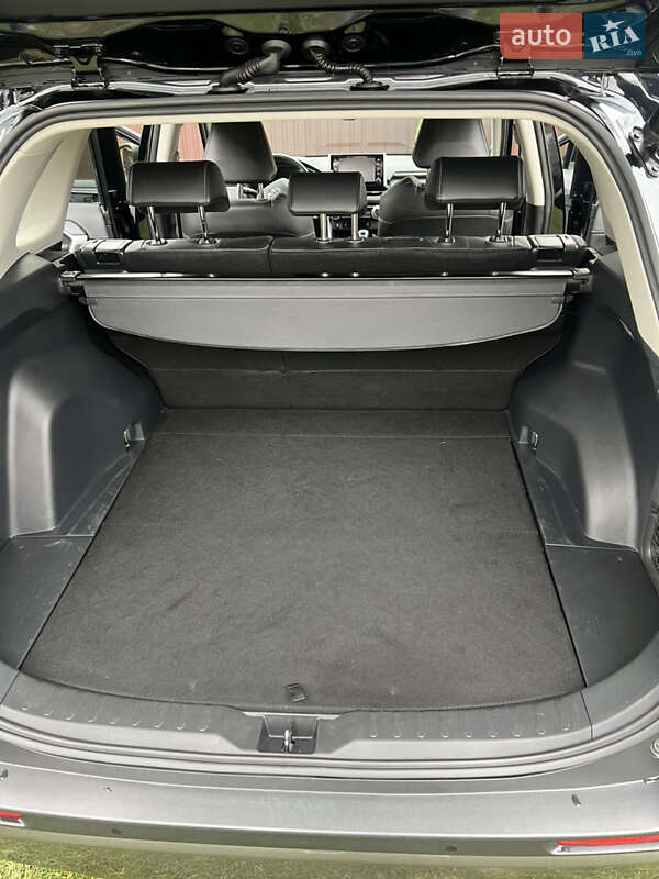 Внедорожник / Кроссовер Toyota RAV4 2020 в Буче