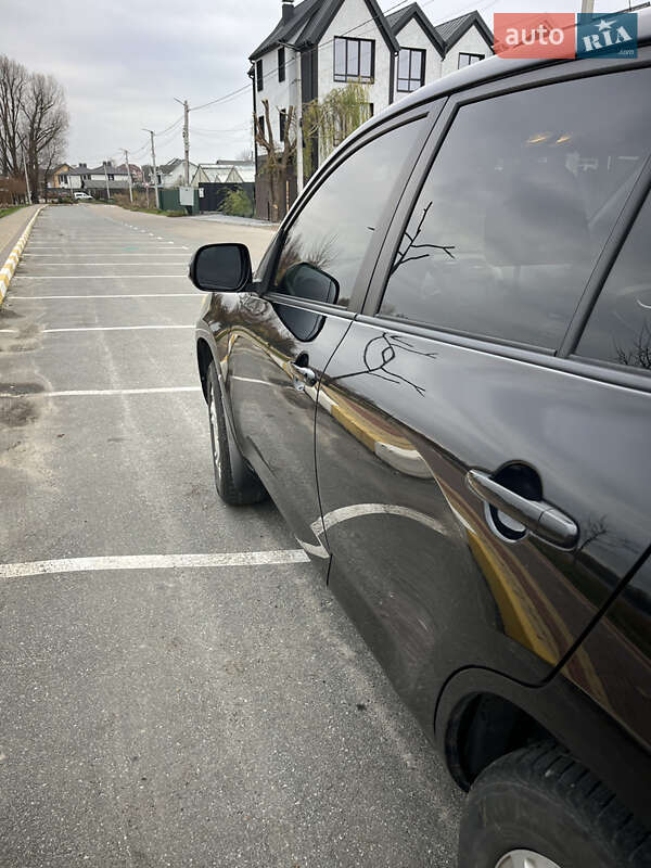 Внедорожник / Кроссовер Toyota RAV4 2012 в Ирпене