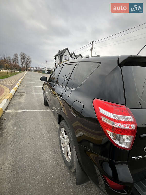 Внедорожник / Кроссовер Toyota RAV4 2012 в Ирпене