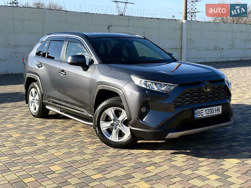Позашляховик / Кросовер Toyota RAV4 2020 в Дніпрі